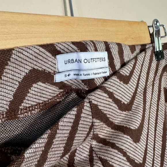SALE! Brown Urban Outfitters Retro Pattern Pants Size S EUC - Picture 5 of 6